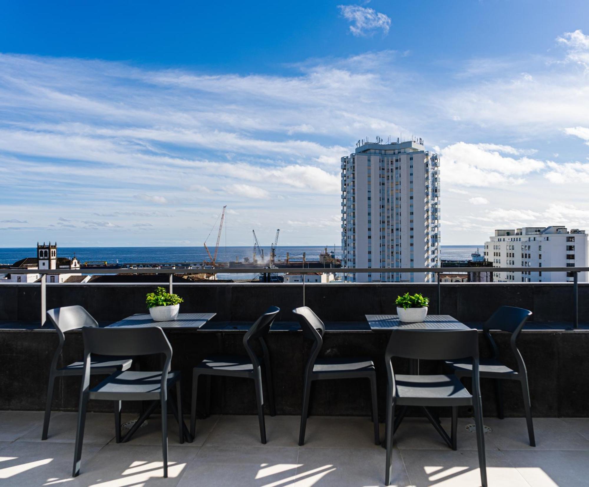 Sky Pdl Hostel Ponta Delgada Kültér fotó